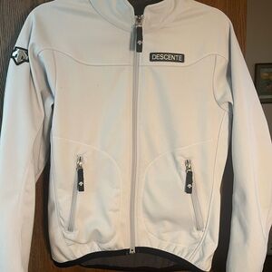 Descente Light Gray/White Ski Jacket with Black Accents